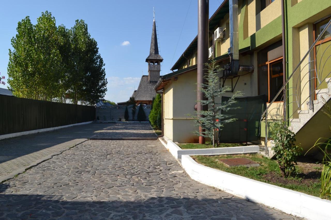 Motel Mesterul Manole Curtea de Argeş Exterior foto