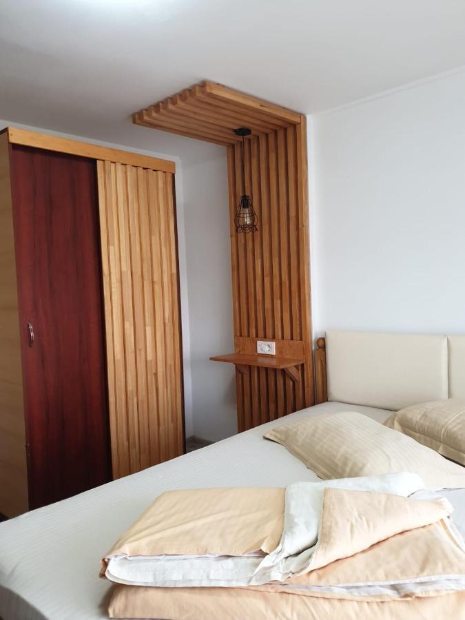 Motel Mesterul Manole Curtea de Argeş Exterior foto